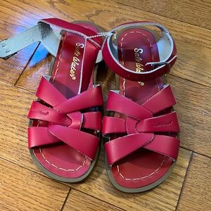 NWOT Size 12 Red Hoy Saltwater Sandals